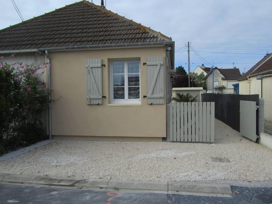 Hébergement de vacances La Maison Sable - Chaleureuse Familiale Avec Jardin-300m De La Ouistreham